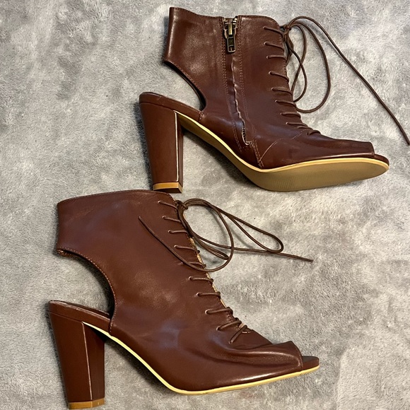 NWOT Marais USA Vegan Leather Brown Lace Front, Side Zip Open Toe & Heel Booties - Picture 2 of 7